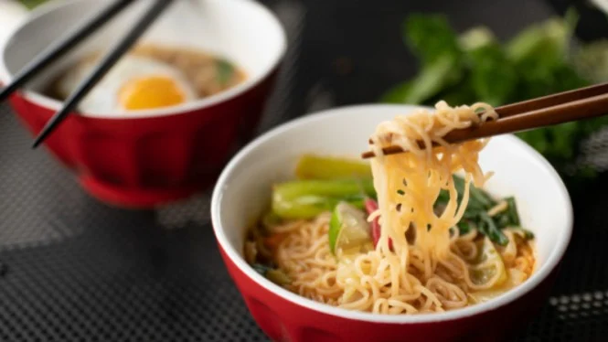 Tak Hanya MSG, Ini Bahaya Natrium dalam Mi Instan