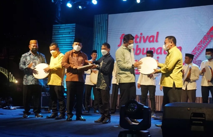 Festival Kabupaten Lestari di Gorontalo, Wabup Siak Dapat Kesempatan Memukul Hadroh