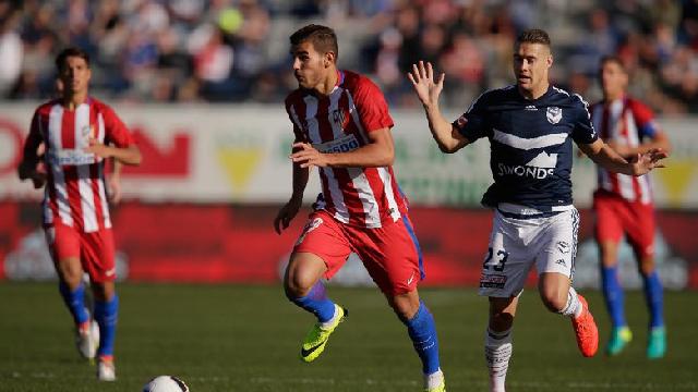 Madrid Bajak Theo Hernandez dari Atletico
