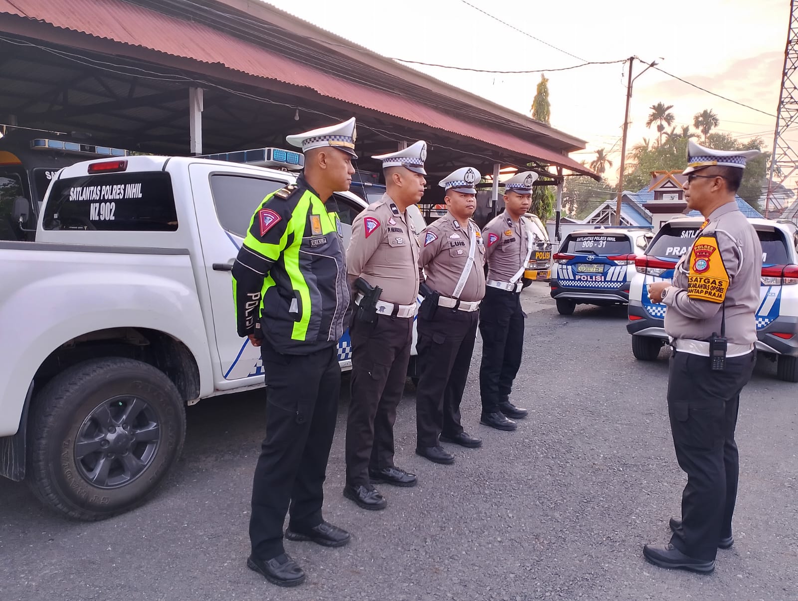 Polres Inhil Kawal Logistik Pilkada dari Perbatasan Menuju Gudang KPU