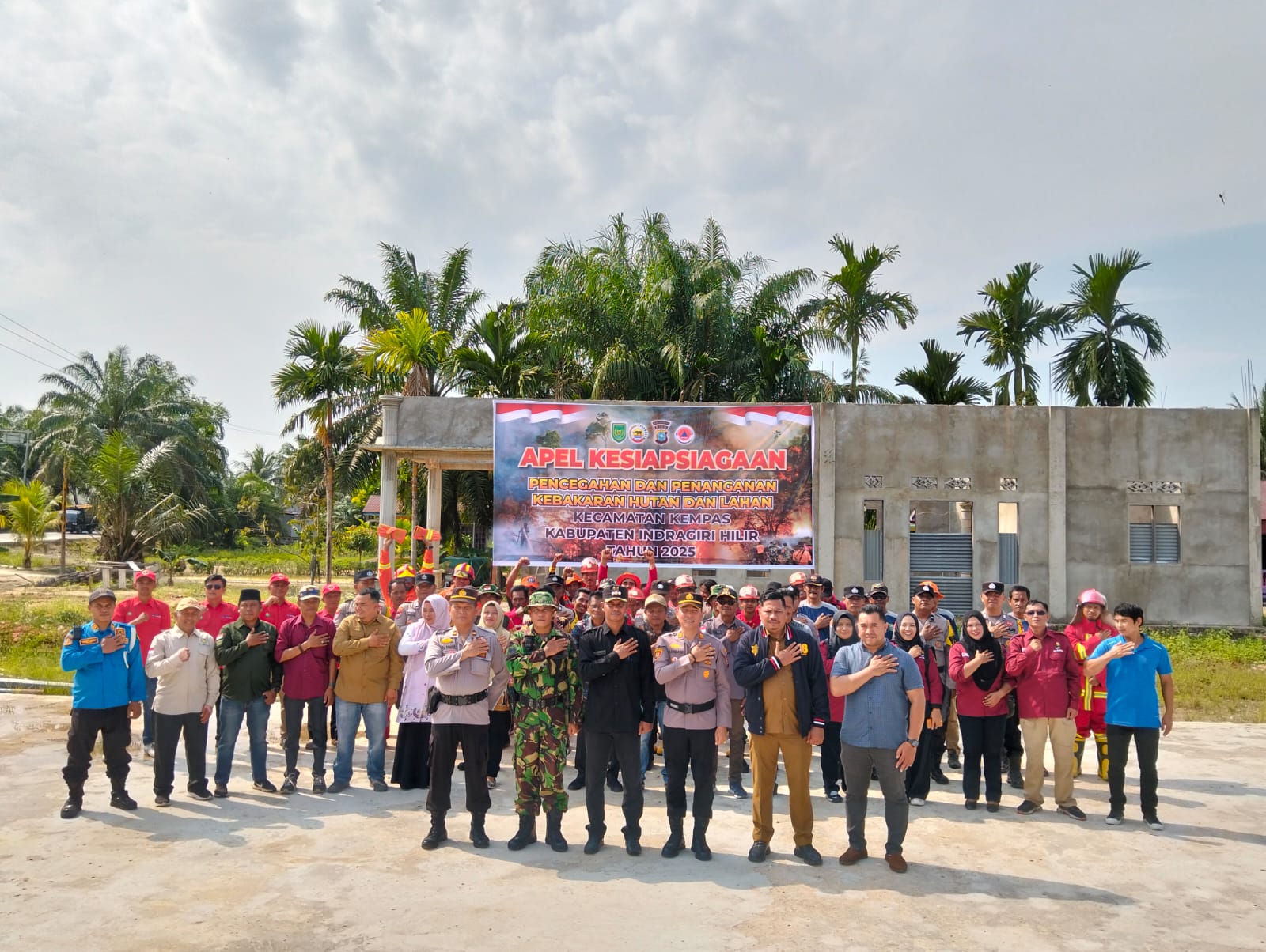 Forkopimcam Kempas Gelar Apel Kesiapsiagaan Karhutla di Desa Pekan Tua