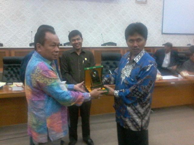 Bahas Ranperda Rusunawa dan Menara Telekomunikasi Pansus DPRD Pekanbaru Kunjungi DPRD Bandung