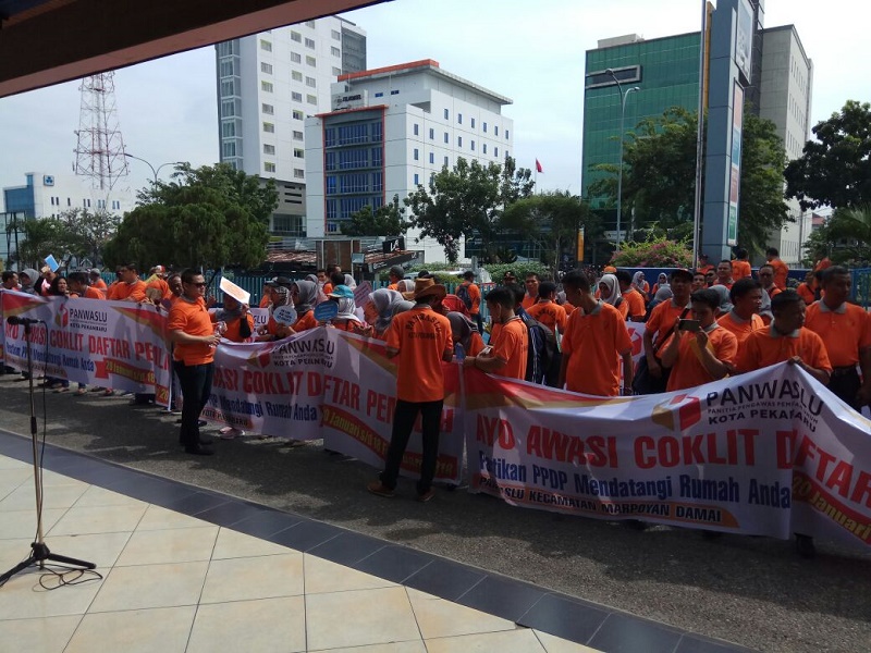 Sukseskan Coklit, Panwas Pekanbaru Gelar Aksi Damai