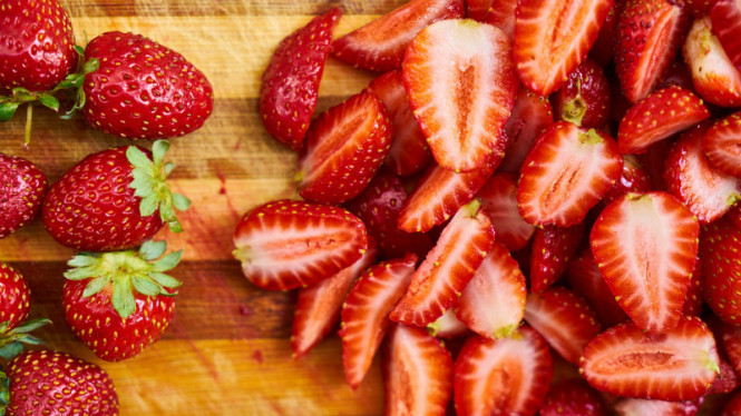 Obat Rumahan Normalkan Warna Gigi dan Bibir Perokok Berat