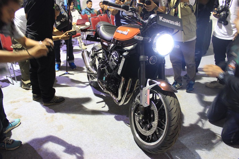 Motor Legendaris Kawasaki Z 900RS Mengaspal di Indonesia
