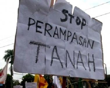 Mahasiswa Kuansing Demo di Polda Riau