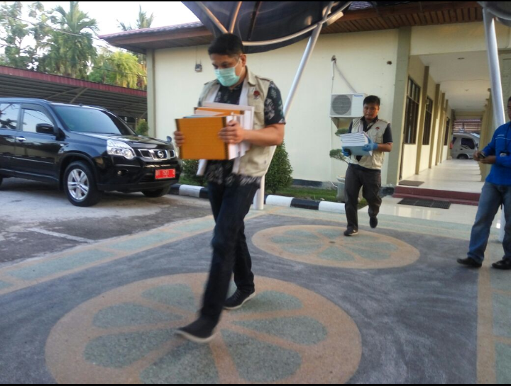 Hari ini, Ketua DPRD Bengkalis Beserta Beberapa Saksi di Periksa KPK di Jakarta