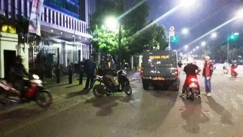 Polisi Beberkan Kronologi Pengendara Motor Tabrak Pagar Mabes TNI AD