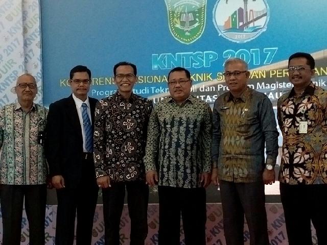 Rektor UIR Buka KNTSP 2017, 38 Makalah di Presentasikan