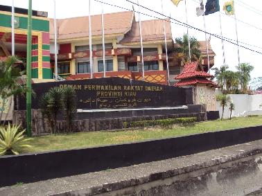 Adik Ketua DPD I PG Siap Gantikan Johar Pimpin DPRD Riau