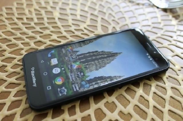 Blackberry Aurora jadi kompetitor pasar ponsel menengah