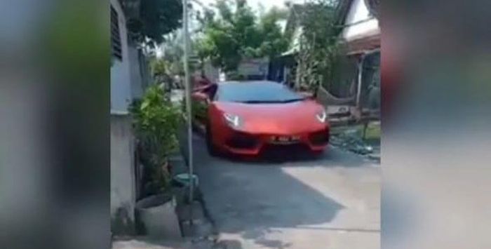 Dulu Jualan Pecal Lele, Sekarang Punya Lamborghini, Ini Yang Dilakukan Syaiful