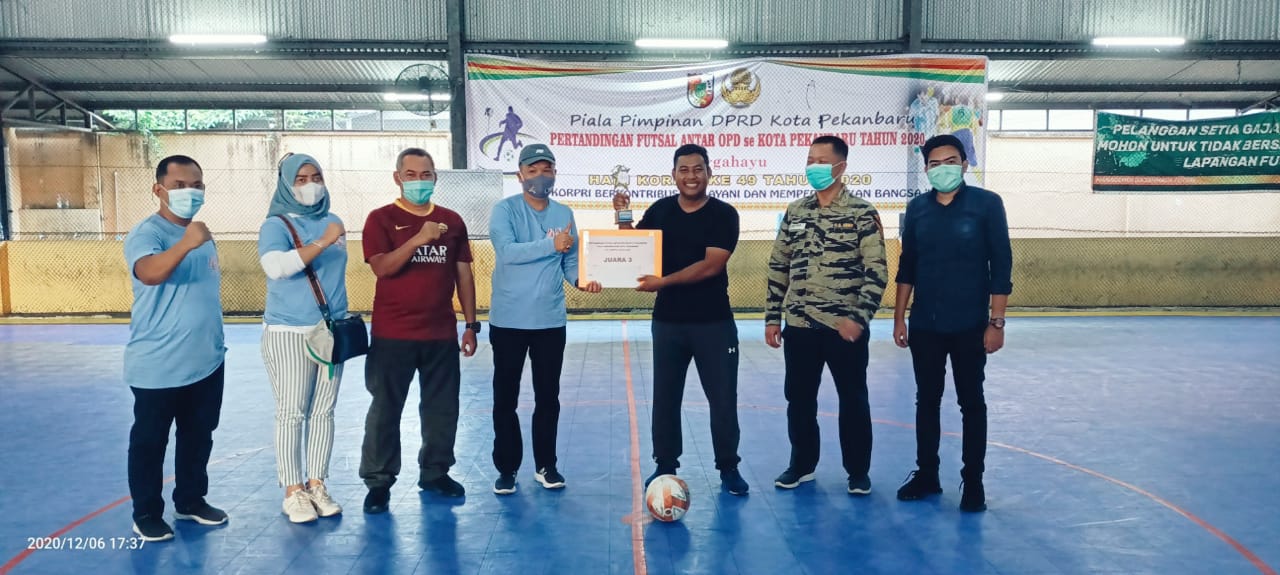 Turnamen Futsal Piala Pimpinan DPRD Pekanbaru Resmi Ditutup