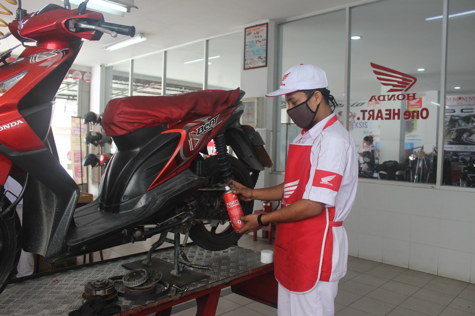 Sambut Hari Kemerdekaan, Bengkel Resmi Honda Berikan Program Servis Motor Menarik