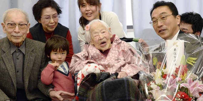 Manusia-manusia berusia 100 tahun beberkan rahasia panjang umur