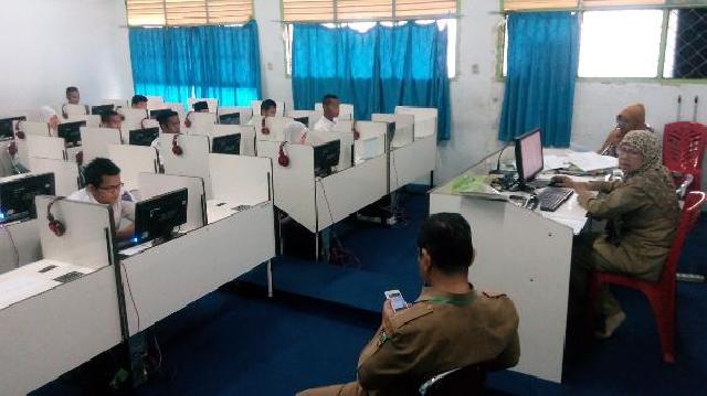 UN Perdana di SMK Muhammadiyah 1 Pekanbaru Berjalan Lancar