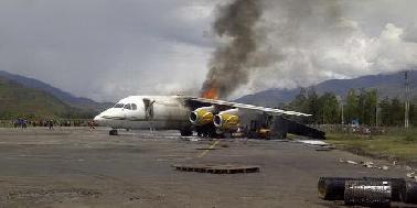 Ledakan Pesawat Kargo Akibat Drum BBM Jatuh