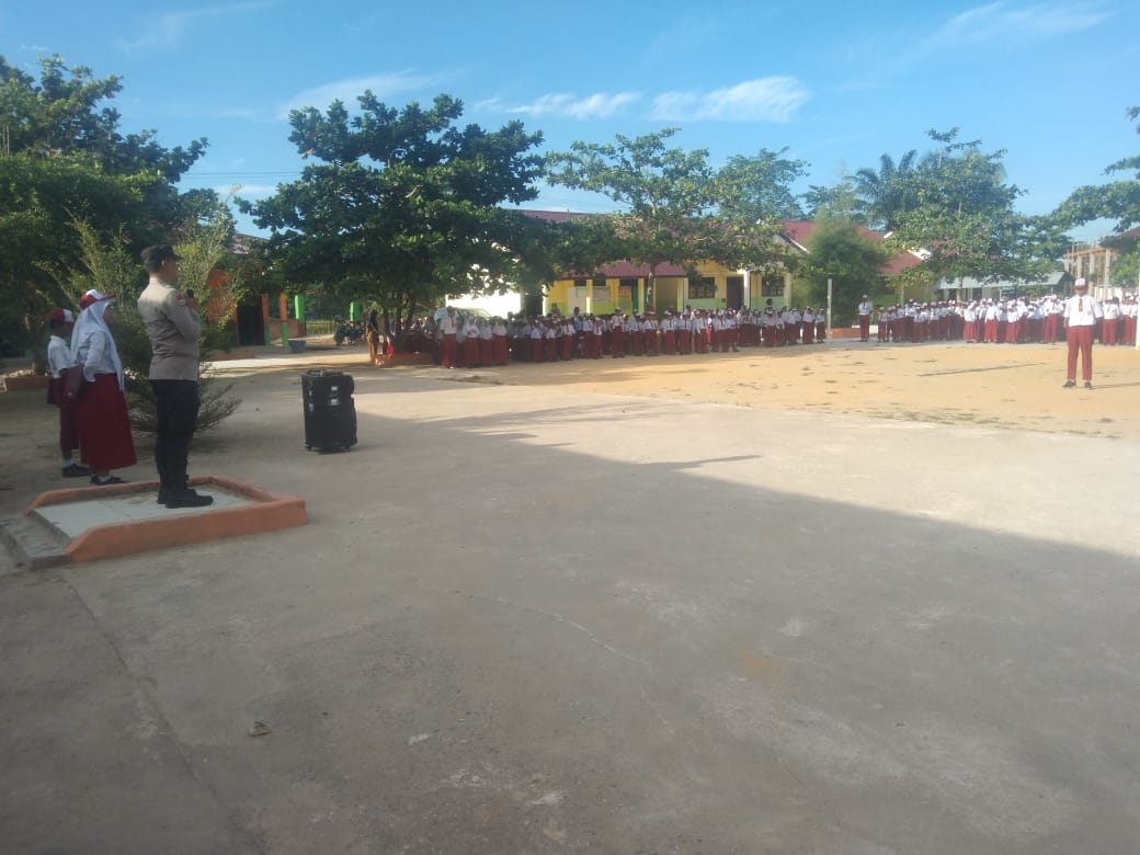 Jadi Irup di SDN 10 Karya Mukti, Bhabinkamtibmas Sampaikan Pesan Kamtibmas
