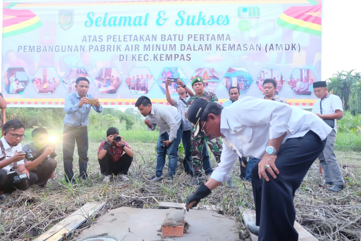 Bupati Wardan Letakkan Batu Pertama Pabrik AMDK PDAM Tirta Indragiri