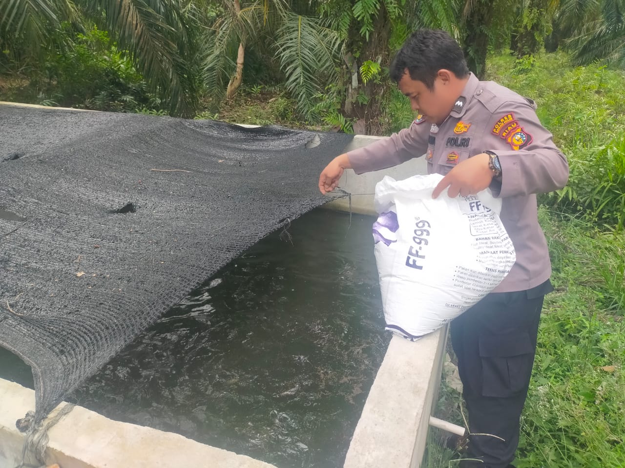 Polsek Bangko Pusako Gelar Pembinaan Ketahanan Pangan di Teluk Bano I