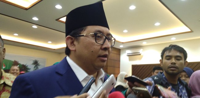 Fadli Zon: Para Jurnalis Harus Kembali Ke Barak