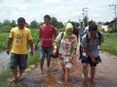 Ditinjau Anggota DPRD Pekanbaru, Korban Banjir Rejosari Terlantar