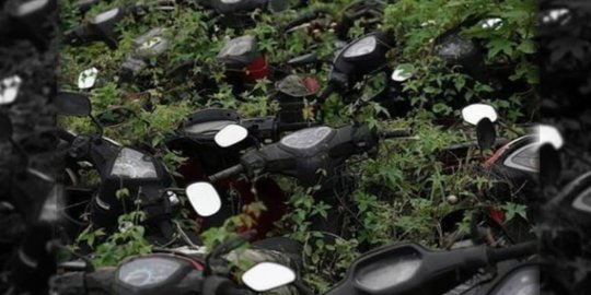 Menyeramkan 'Kuburan' Sepeda Motor Dikawasan Teluk Pucung, Bekasi Utara