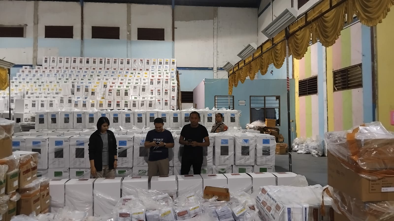 Kompol Josina Pantau Packing Logistik Pemilu di Dumai