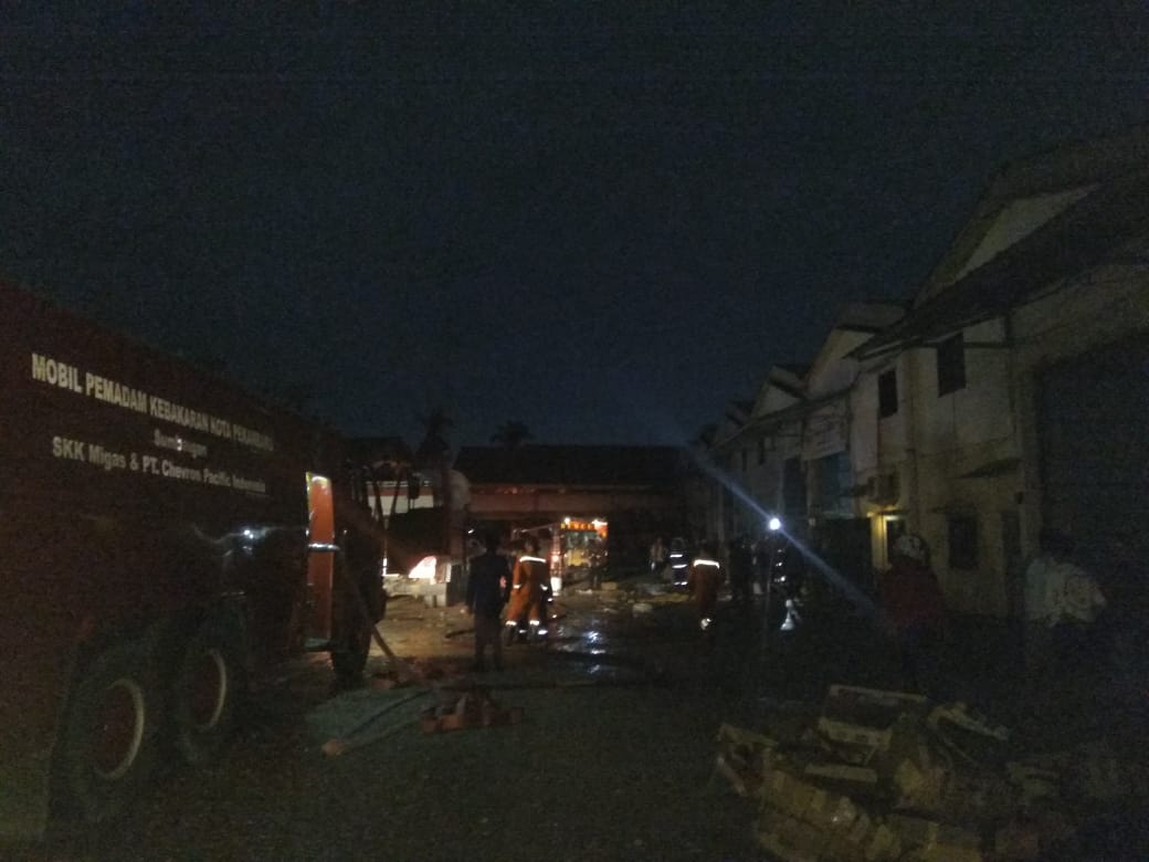 Delapan Damkar Padamkan Api di Gudang Farmasi Pekanbaru, Hari ini Polisi Panggil Saksi-Saksi