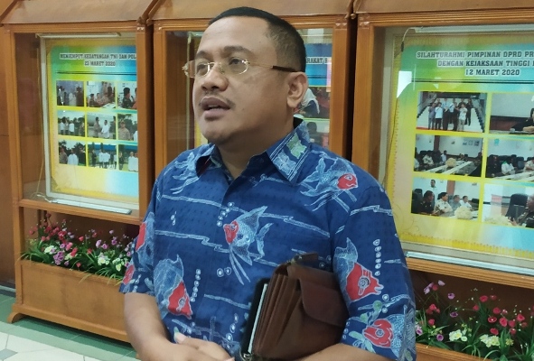 Agenda DPRD Riau Terancam Tertunda, SK Pimpinan Masih di Kemendagri