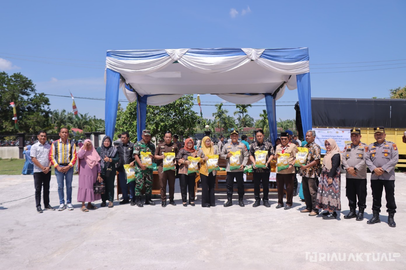 Polres Rokan Hilir Gelar Gerakan Pangan Murah di Rimba Melintang