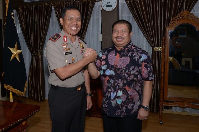 Bupati Amril Lakukan Silahturahmi dengan Kapolda Riau
