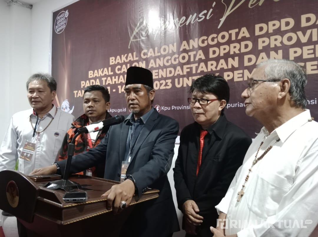 Datangi KPU, Ketua PWNU Riau Rusli Ahmad Resmi Daftar DPD RI