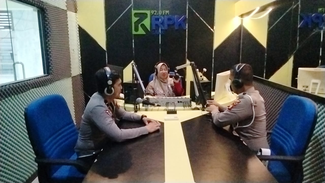 Satlantas Polres Siak Sosialisasikan Keselamatan Lalu Lintas Lewat Siaran Radio Jelang Pilkada 2024