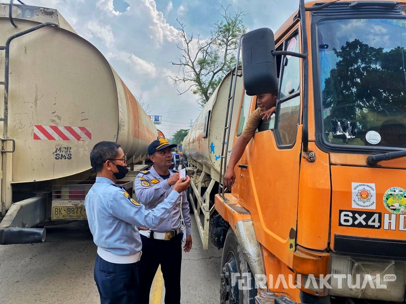 Selama 2023 Gakkum Penumbar di Dumai, Dishub Riau Tilang 529 Truk