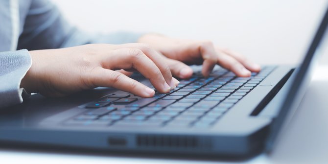 Tiga Penyebab Rasa Sakit yang Muncul di Tangan saat Terlalu Lama Mengetik