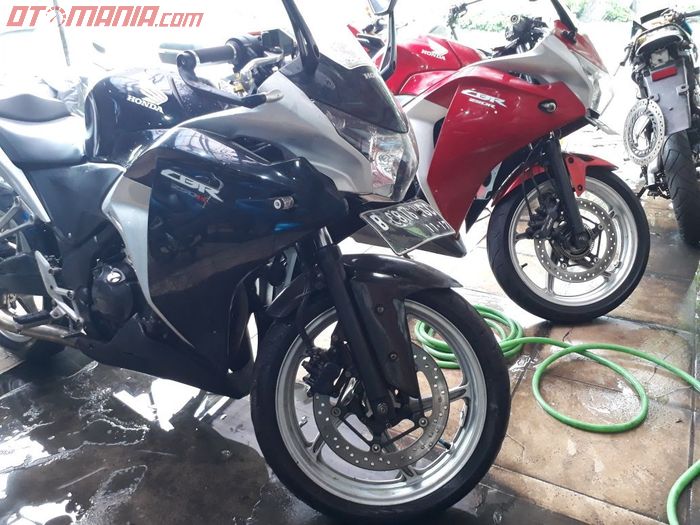 Honda CBR250R Seken Dijual Cuma Rp 19 Jutaan