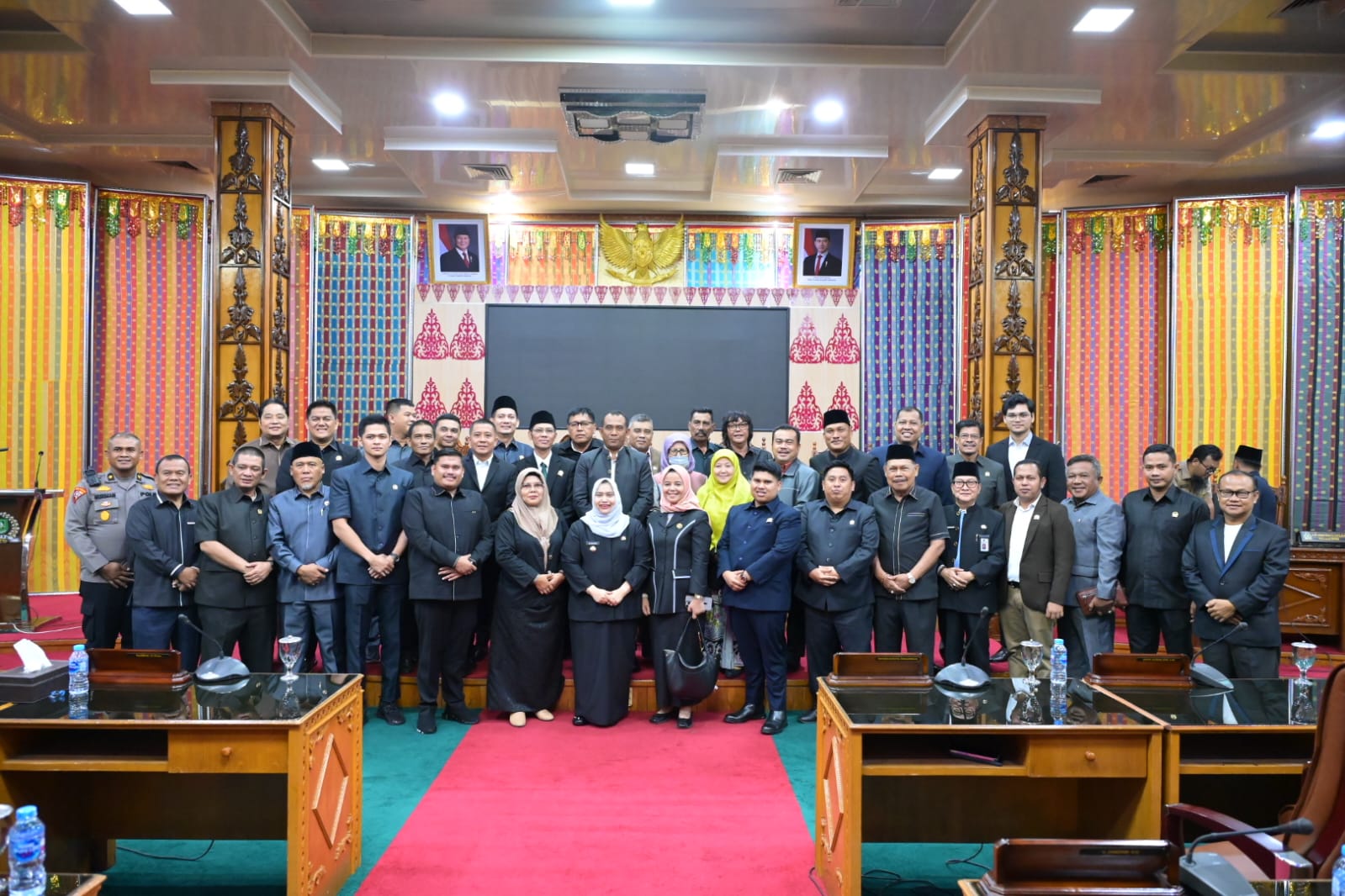 Sidang Paripurna DPRD Bengkalis Tetapkan Kasmarni-Bagus Santoso Sebagai Bupati dan Wakil Bupati Terpilih