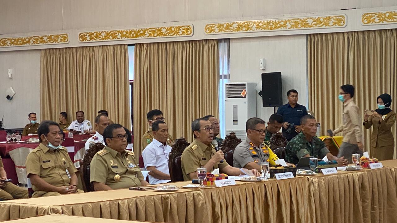 Gubernur Riau Minta Pemkab dan Pemko Awasi Orang Masuk, dan Tutup Tempat Hiburan