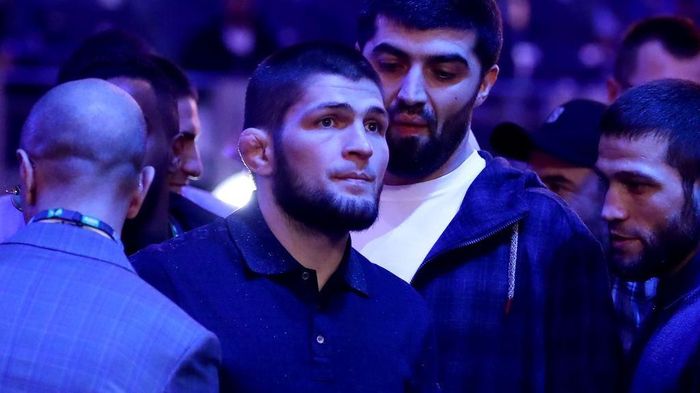 Khabib Posting Gambar 'Injakan' ke Muka Macron