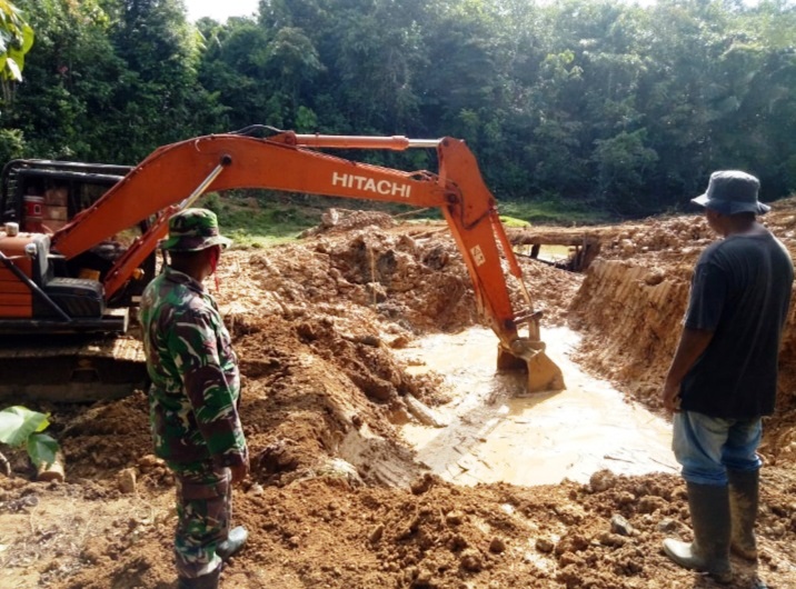 Alat Berat Excavator Di Datangkan, Guna Mendukung Pekerjaan Di TMMD Reg Ke-108 Aceh Barat 