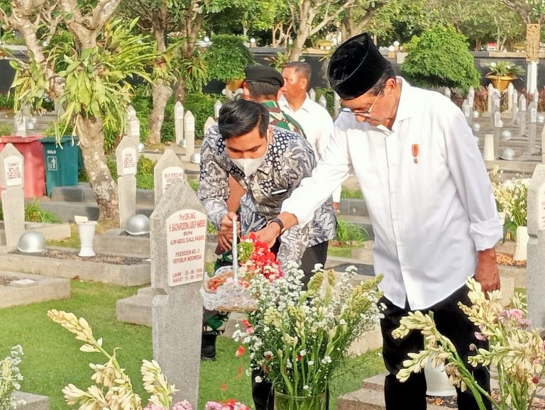 Wakil Ketua MPR Fadel Muhammad Pimpin Hari Patriotik Gorontalo ke-81