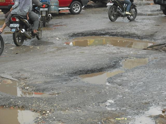 Tambal Sulam Jalan, Pemko Pekanbaru Anggarkan Rp 1,2 Miliar