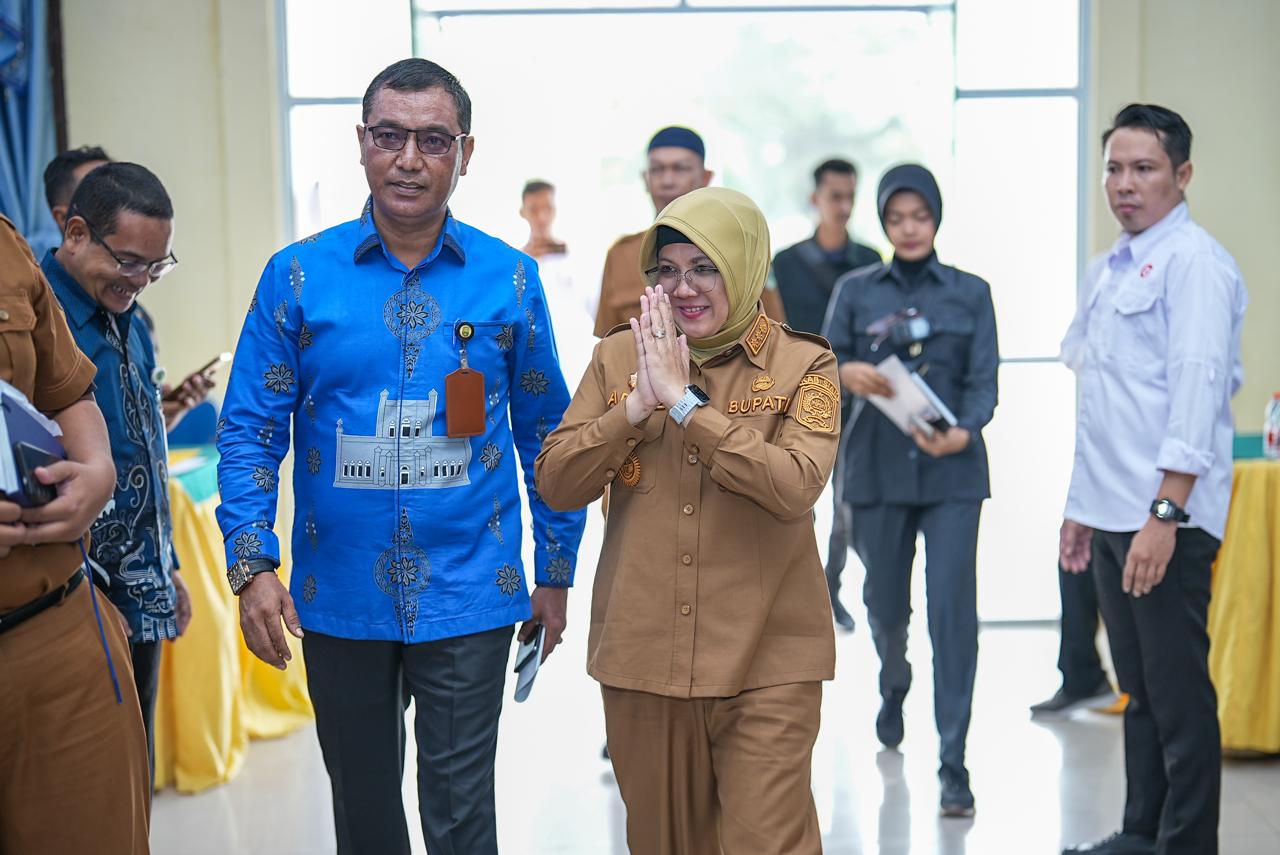 Bupati Afni Minta Lelang Proyek di Siak Transparan dan Diumumkan ke Publik