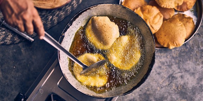 Ingat! Penggunaan Minyak Goreng Berulang Kali Berbahaya Bagi Kesehatan Tubuh