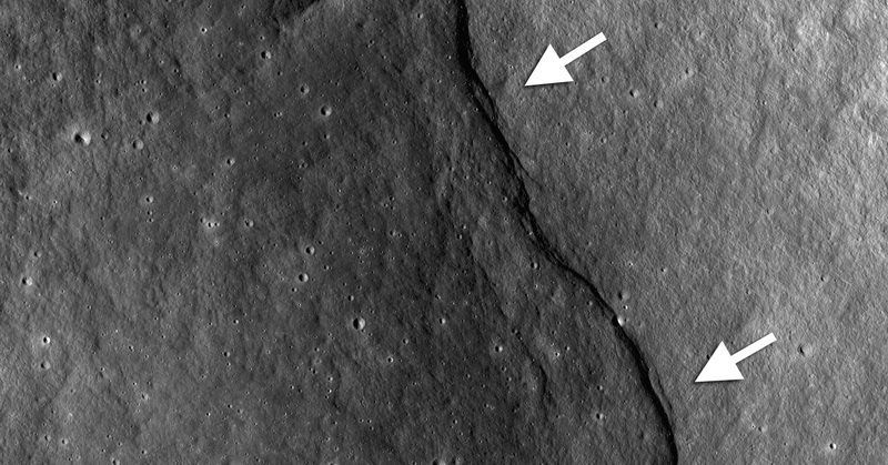 Bulan Pernah Terbelah Terungkap Melalui Penelitian Sains