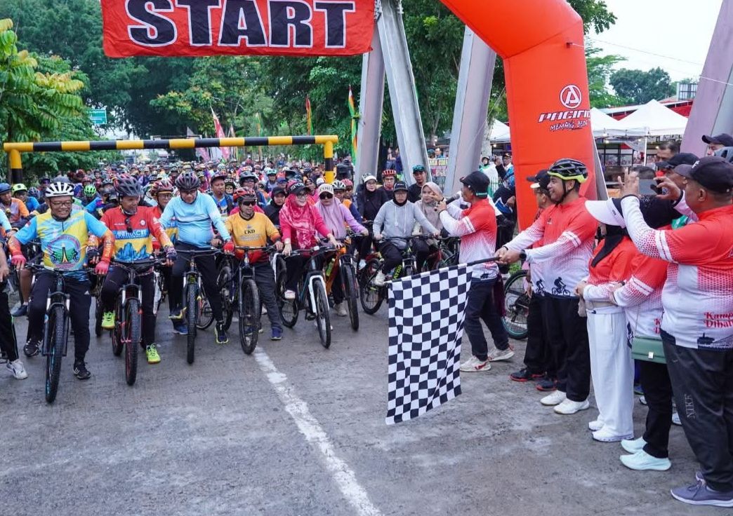Ribuan Peserta Meriahkan Gowes Fun & Adventure Haornas dan Harhubnas di Kampar