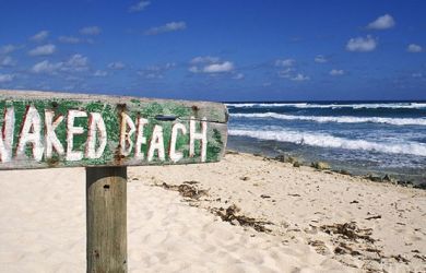 7 Tempat Umum Ini Malah Resmi untuk Bertelanjang