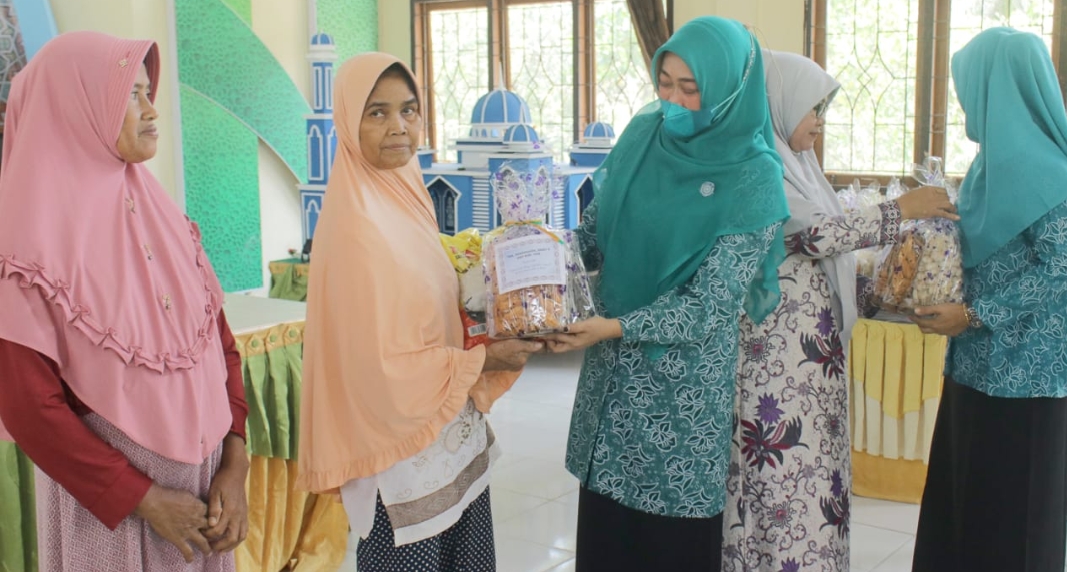 Istri Bupati, dan Wabup Siak Tebar Kebaikan Menjelang Fitri