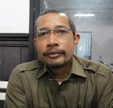 Kadisdik Pekanbaru Terlambat Datang Hearing, Dadang Meradang